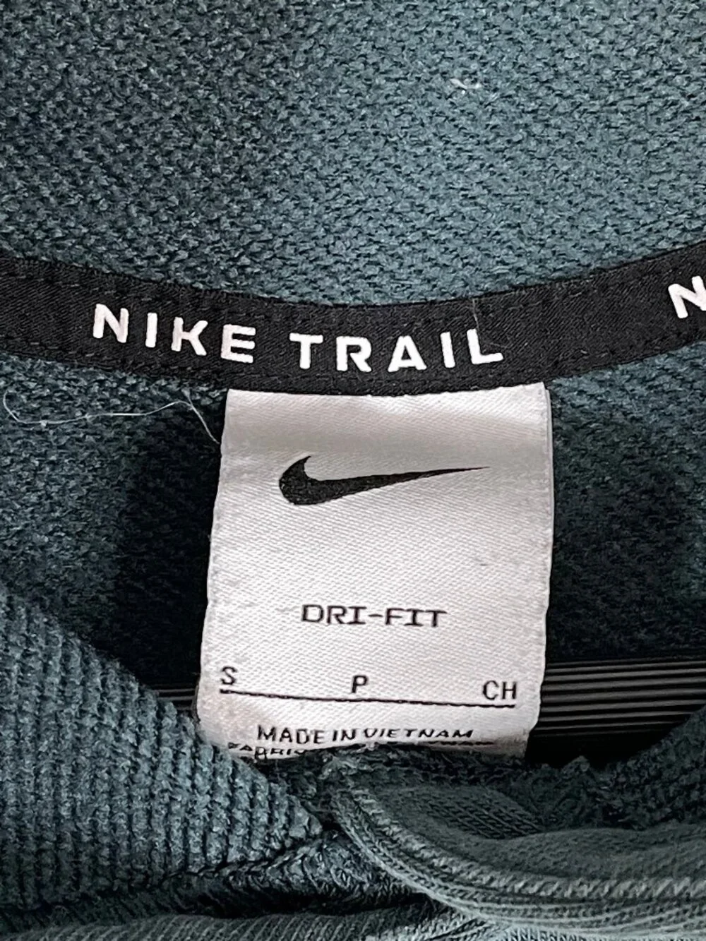Nike Men's Dri-FIT Magic Hour Trail Running Hoodie Size Small Teal DV9324